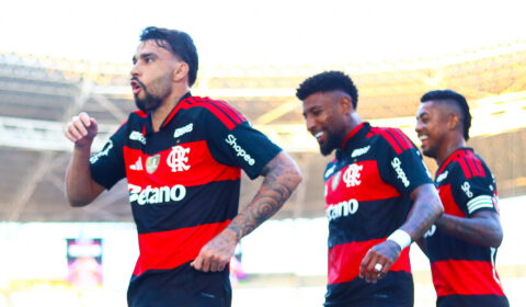 Paquetá faz 1º gol pelo Flamengo, que elimina rival no Carioca