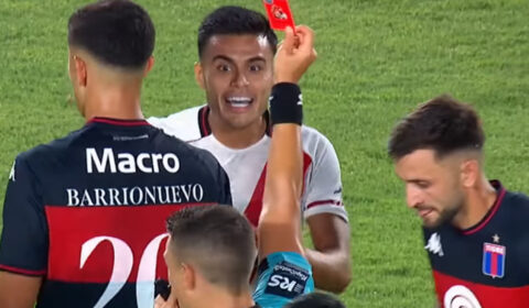 ‘Patada na cabeça’: VAR detalha expulsão de ex-jogador do Atlético