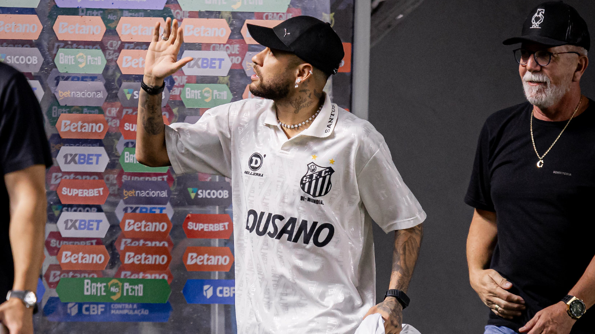 Neymar antes do jogo entre Santos e São Paulo, que ele acompanhou da arquibancada (foto: Raul Baretta/ Santos FC.)