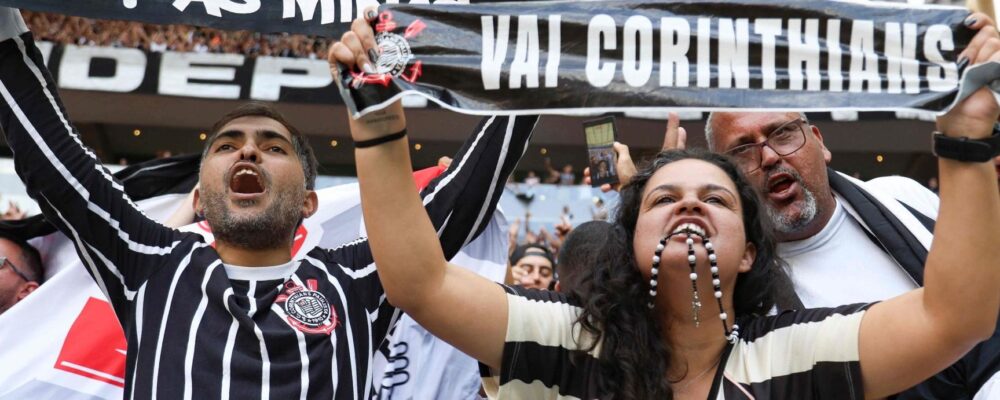 Público recorde e renda milionária em Flamengo x Corinthians na Supercopa
