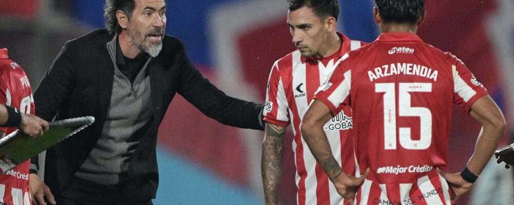 ‘Reservado’ e ‘jogadorista’: jornalistas argentinos analisam Domínguez, novo técnico do Atlético