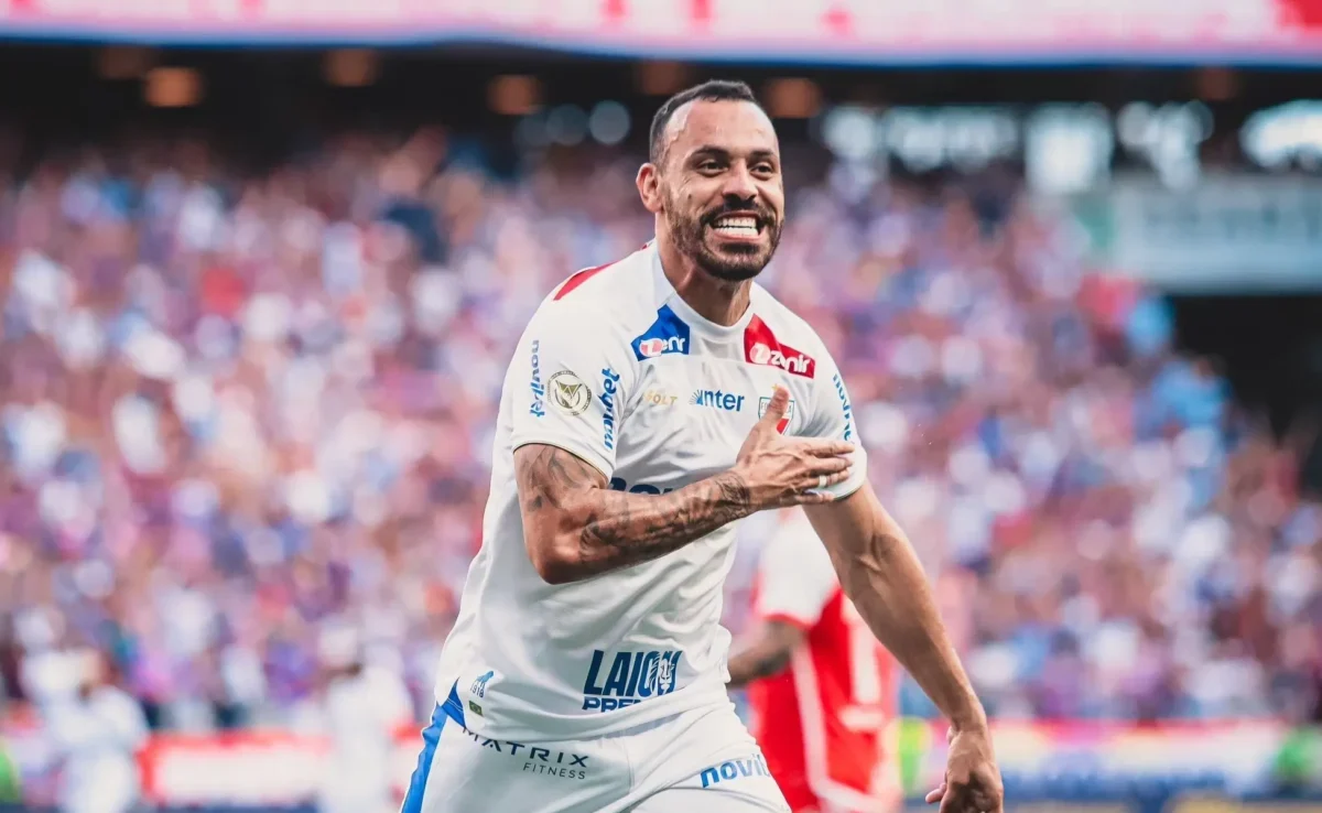 Moisés comemora gol pelo Fortaleza (foto: Mateus Lotif/FEC)