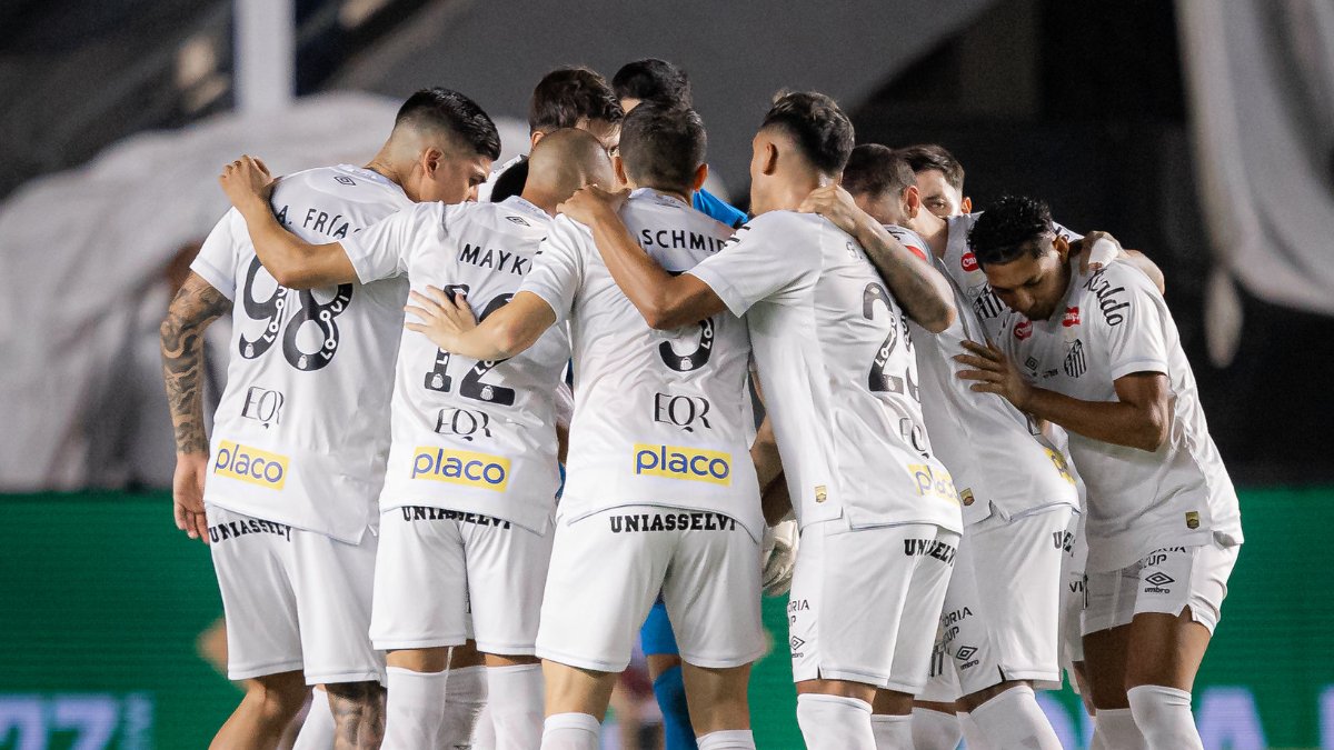 Jogadores do Santos antes de jogo pelo Paulistão (foto: Raul Baretta/ Santos FC)