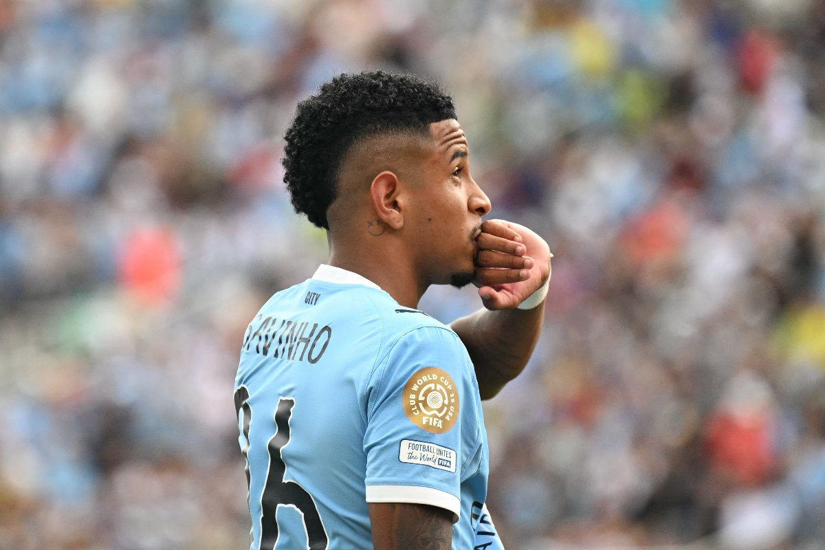 Savinho comemora gol pelo City sobre a Juventus (foto: KHANNA / AFP)