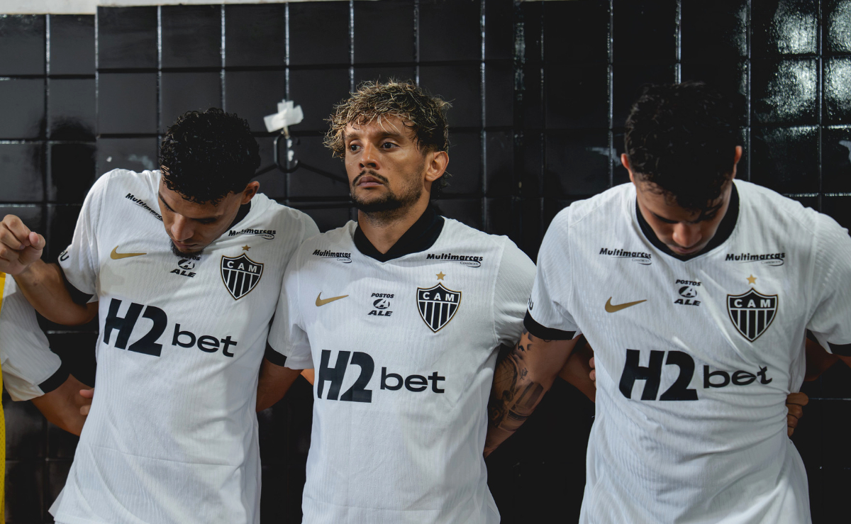 Gustavo Scarpa no vestiário do Manduzão antes de duelo entre Pouso Alegre e Atlético (foto: Pedro Souza/Atlético)