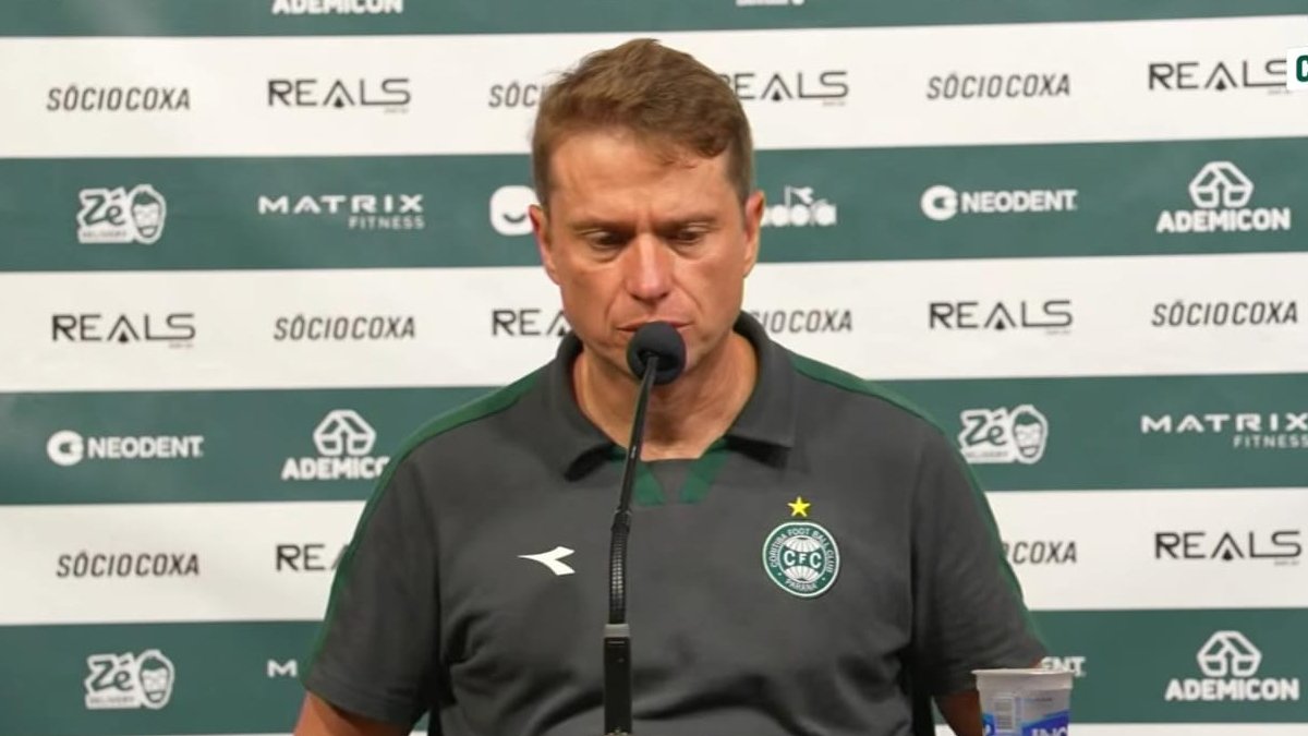 Fernando Seabra durante coletiva pelo Coritiba (foto: Reprodução/Coritiba)