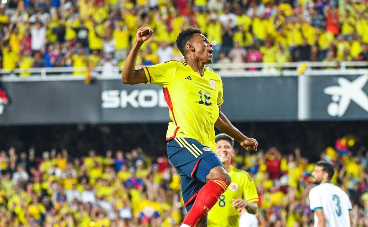Cassierra comemora gol em estreia pela Colômbia, durante amistoso contra o Iraque (foto: Divulgação/Instagram/Mateo Cassierra)
