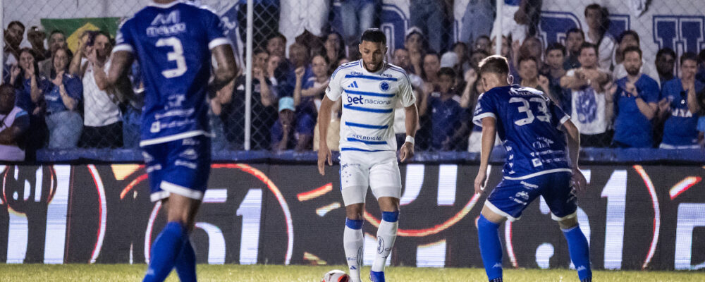 URT se revolta com arbitragem em jogo contra o Cruzeiro: ‘Decisões tendenciosas’