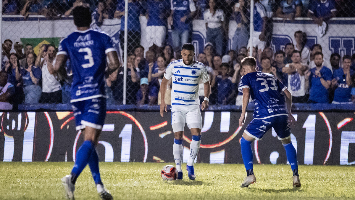 Lance do jogo entre URT e Cruzeiro (foto: Gustavo Aleixo/Cruzeiro)
