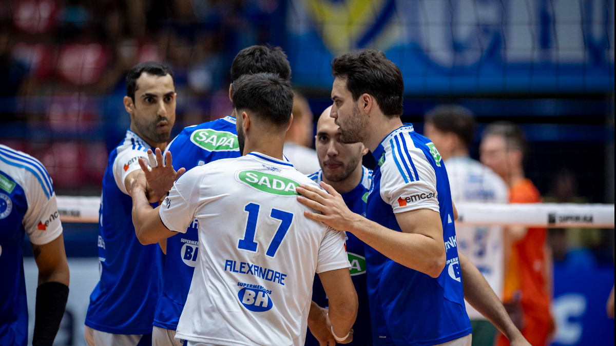 Cruzeiro comemora ponto contra o São José na Superliga Masculina de Vôlei (foto: Agência i7/Cruzeiro)