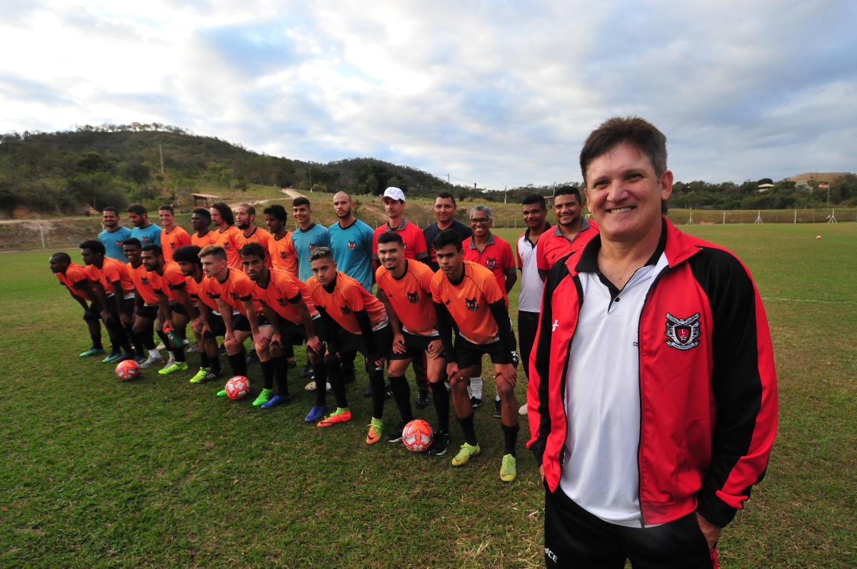 Roberto Gaúcho foi técnico do União Luziense em 2019 - (foto: Gladyston Rodrigues/EM/D.A Press - 08/08/2019)