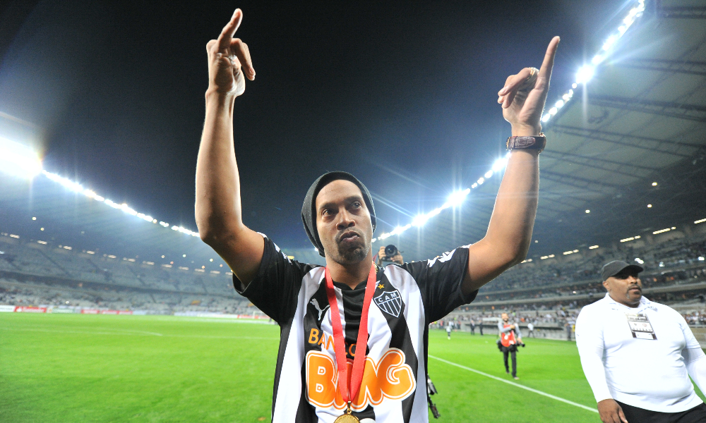 Ronaldinho com a camisa do Atlético - (foto: Divulgação)