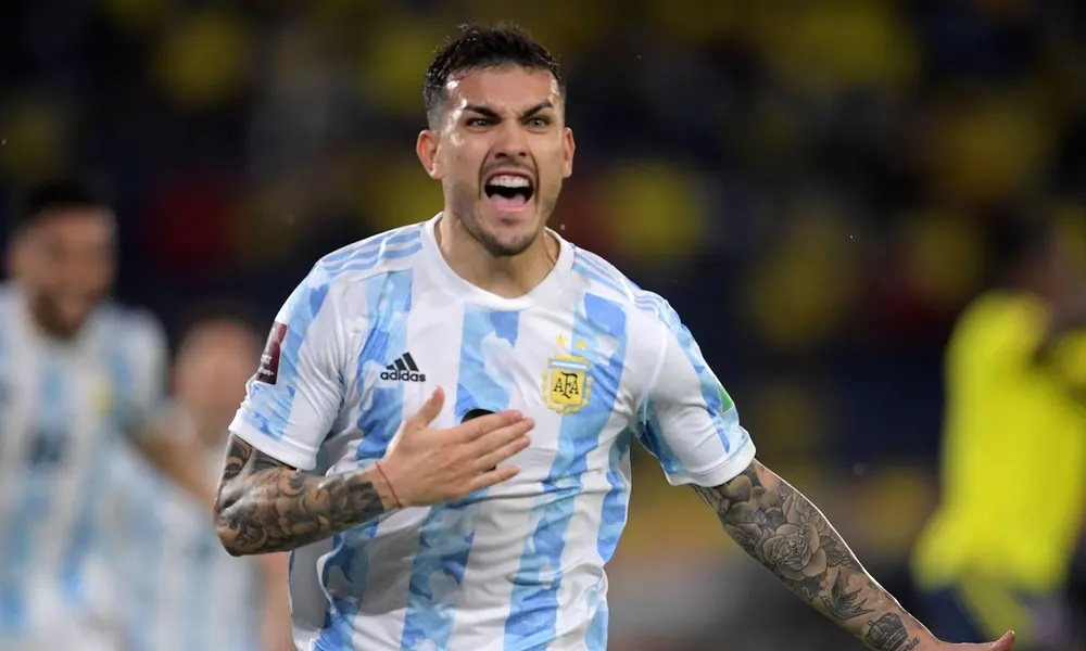 Paredes em ação pela Seleção Argentina - (foto: RAUL ARBOLEDA / AFP)