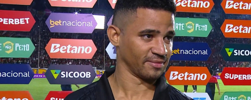 Atacante do Vitória diz que previu gol no Atlético: ‘Igual ao ano passado’