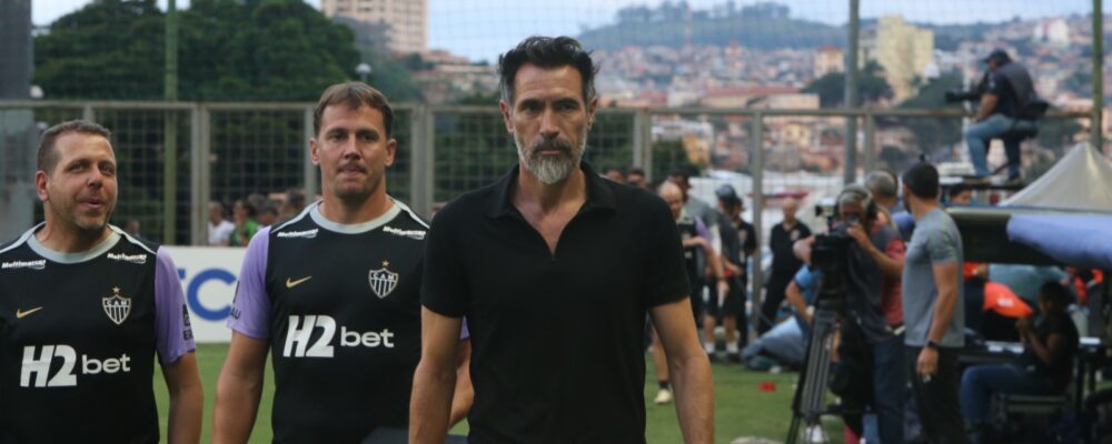 Atlético em busca de reforços? Domínguez repete discurso sobre contratações