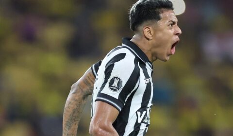 Botafogo busca empate contra Barcelona-EQU com gol de atacante criticado