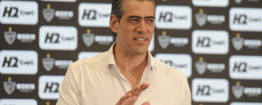 Bracks indica saída próxima de ídolo do Atlético e prega respeito