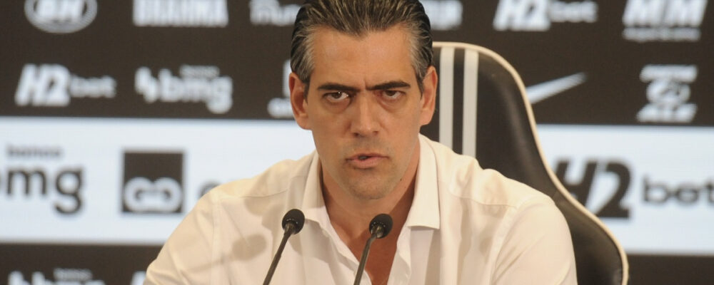 Bracks pede paciência com três reforços do Atlético: ‘Vão requerer mais tempo’