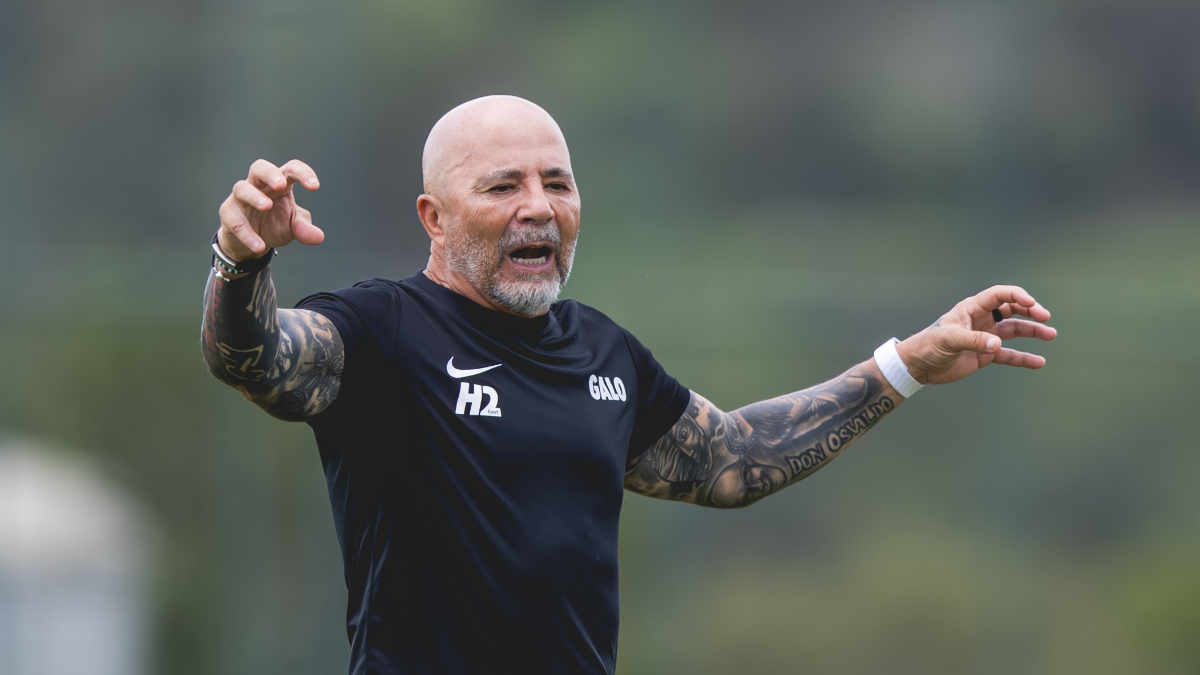 Bracks revela que Sampaoli só aceitaria um volante no Atlético: ‘Seria a maior contratação da história’