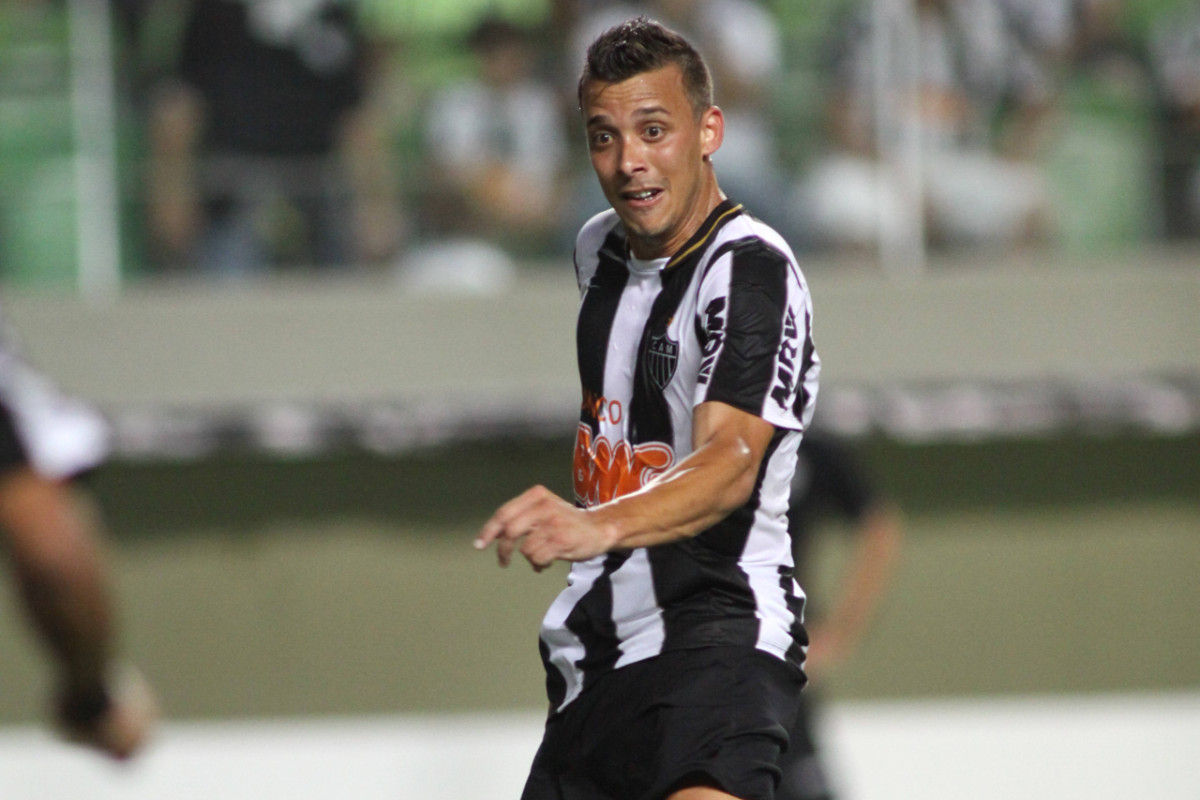 Campeão da Copa do Brasil pelo Atlético assina com clube da Série D