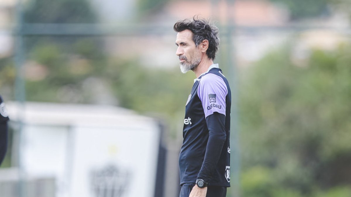 Como Domínguez deve escalar o Atlético contra a Chapecoense? Veja opções