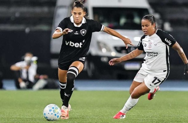Corinthians domina o Botafogo e entra no G4 do Brasileirão Feminino