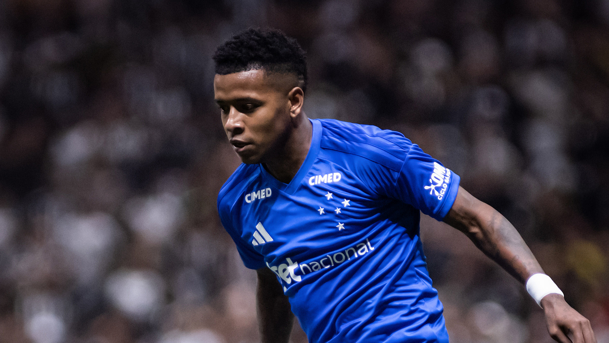 Escalação do Cruzeiro: time enfrenta Athletico com novidades no meio e no ataque