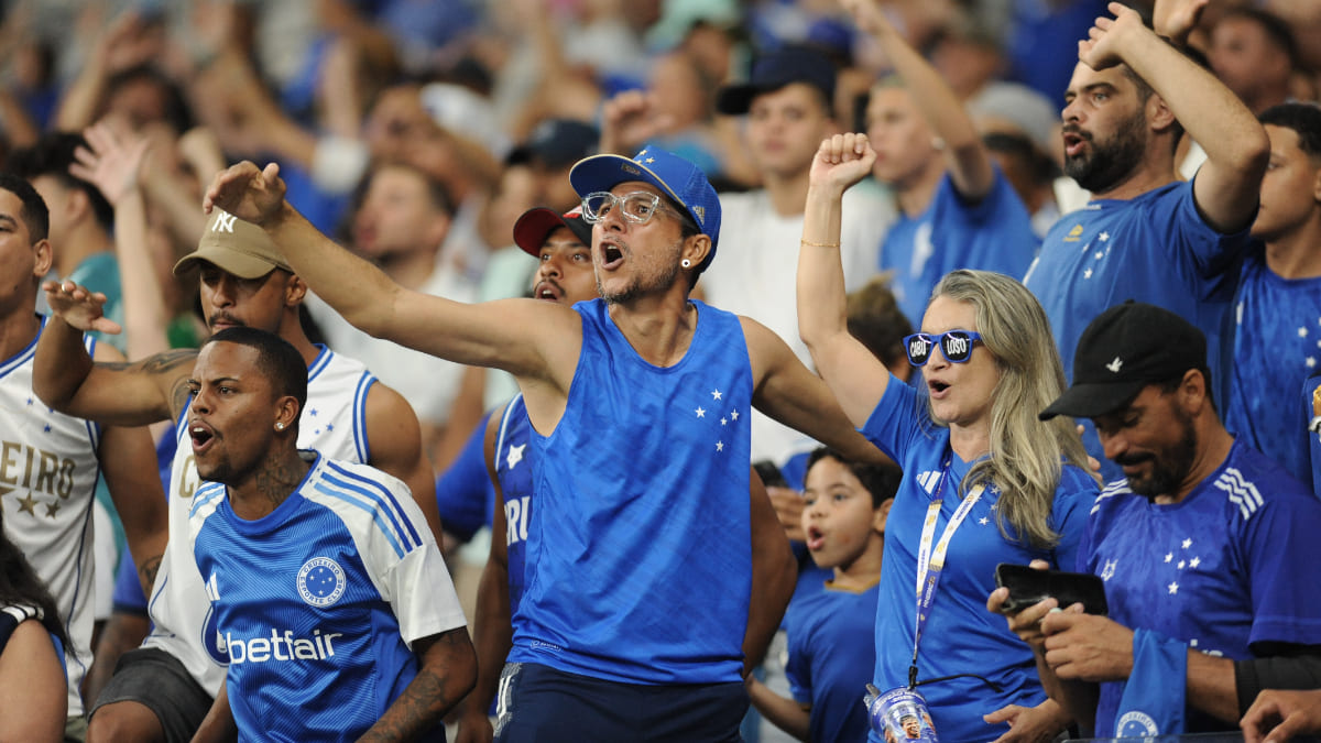 Cruzeiro disponibiliza mais ingressos e espera Mineirão lotado contra o Santos