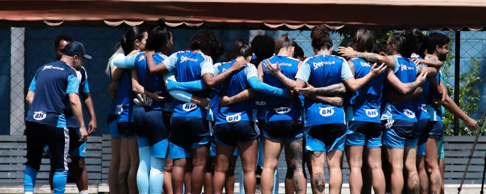 Cruzeiro divide preparação para duelo com Atlético em duas etapas