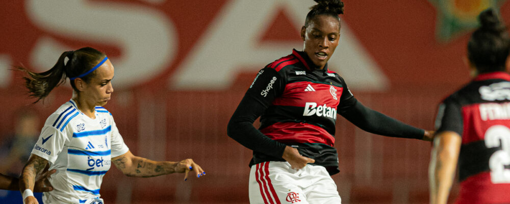 Cruzeiro e Flamengo empatam e perdem chance de dormir na liderença do Brasileirão Feminino