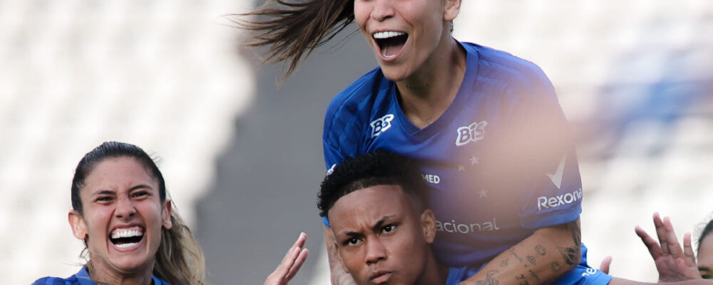 Cruzeiro vira sobre o Atlético em 5 minutos e se aproxima do topo do Brasileiro Feminino