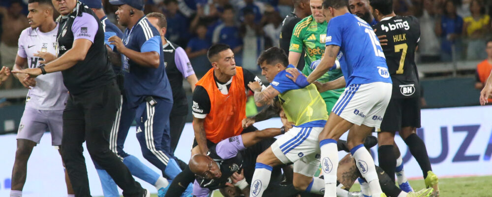 Cruzeiro x Atlético: Hulk se desculpa, mas revela momento em que ‘entrou na briga’
