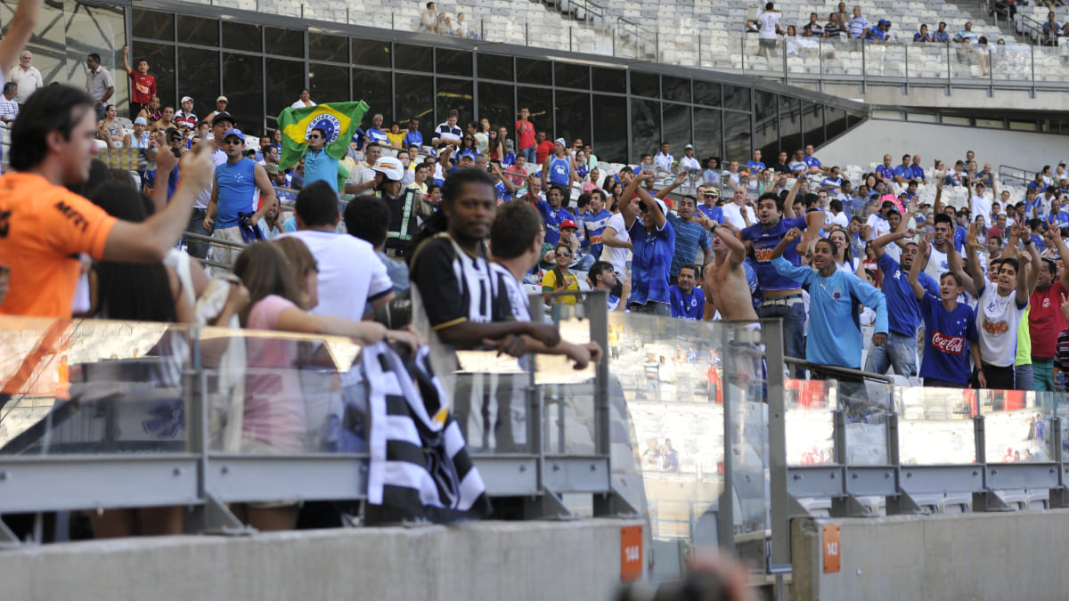 Mineirão ocupado por torcedores de Atlético e Cruzeiro (foto: Juarez Rodrigues/EM/D.A Press)