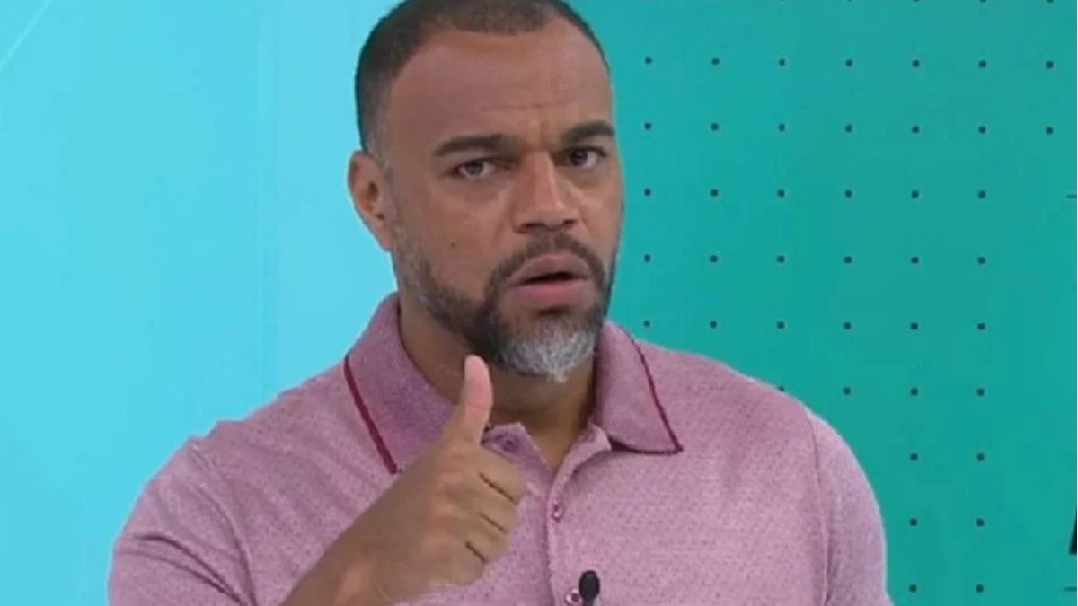 Denílson faz alerta a jogador do Atlético: ‘Prejudica muito a imagem dele’