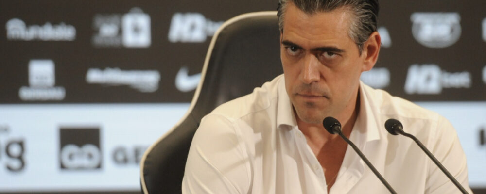 Diretor do Atlético cita Cruzeiro ao responder sobre reforços para a zaga