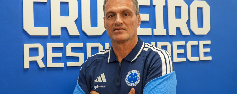 Diretor gere pressão após título: ‘Natural do clube do tamanho do Cruzeiro’
