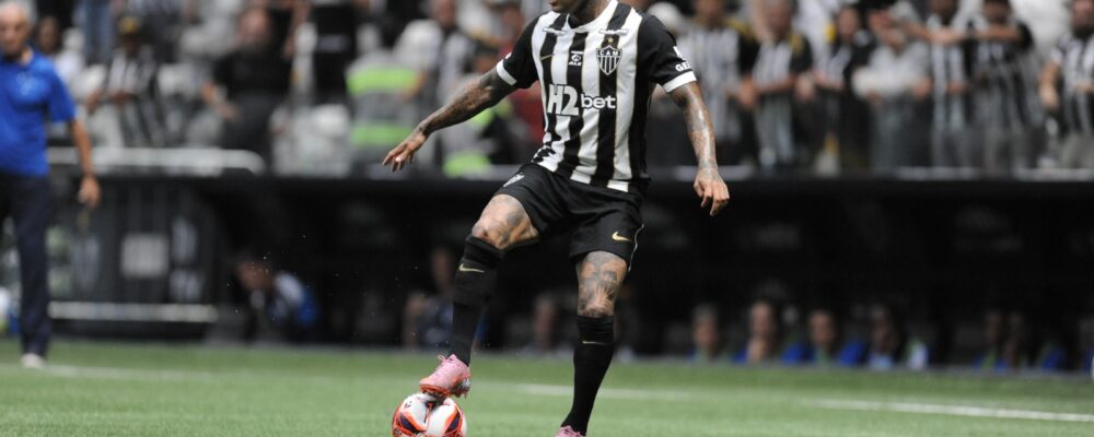 Dirigente do Palmeiras expõe bastidores e questiona transparência de Dudu, do Atlético