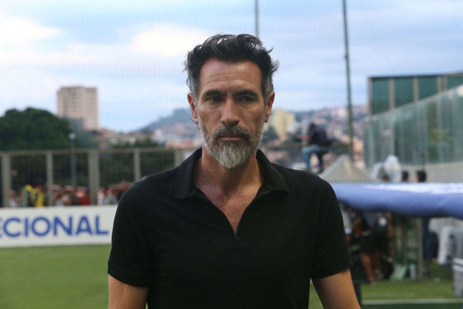 Eduardo Domínguez, técnico do Atlético, antes de clássico contra o América pelo Mineiro (foto: Edésio Ferreira/EM/D.A. Press)