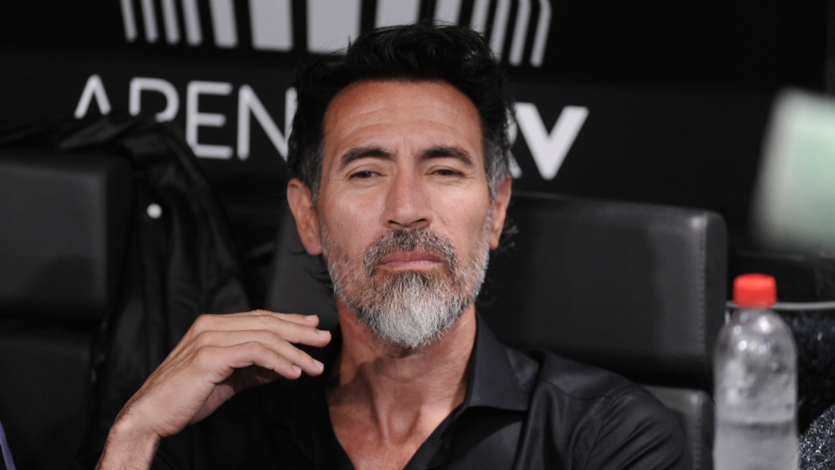 Domínguez vê Atlético mais confiante e aponta mudanças: ‘Copo meio cheio’