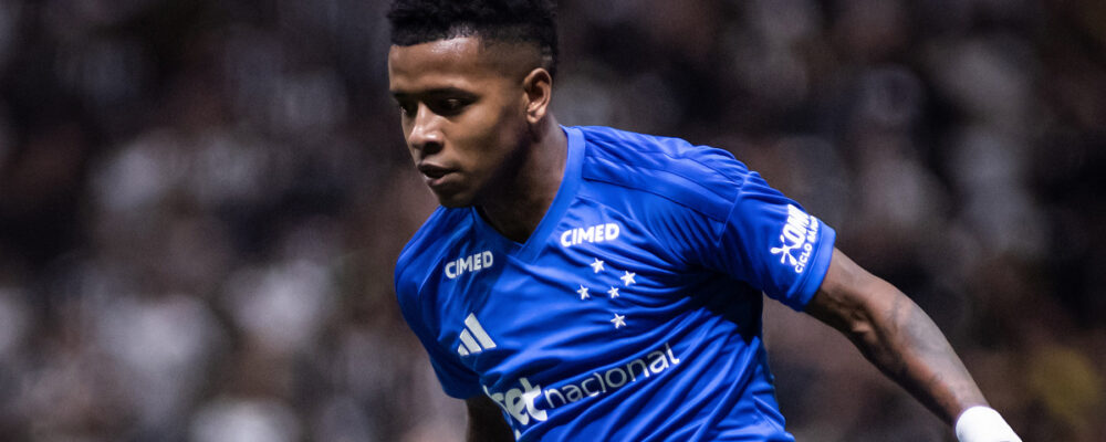 Escalação do Cruzeiro: time enfrenta Athletico com novidades no meio e no ataque