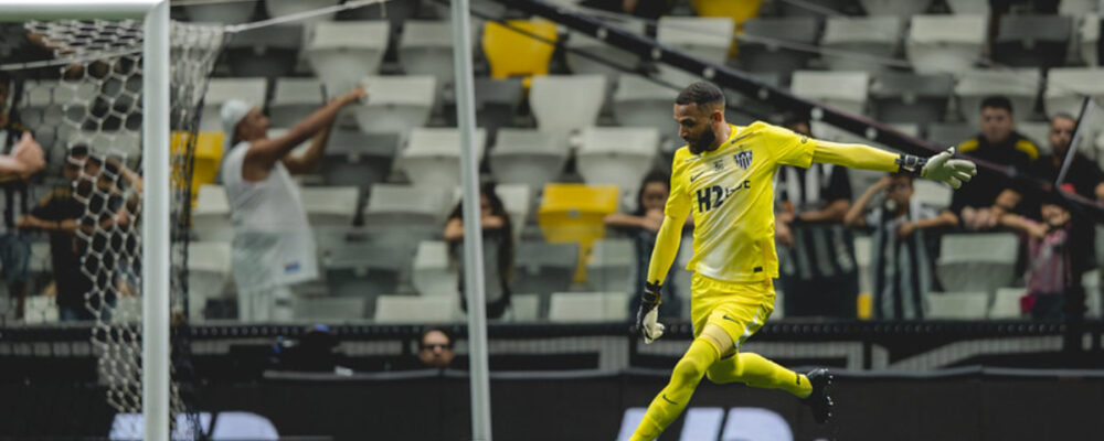 Everson cita clássico com Cruzeiro ao valorizar vitória sobre o Inter no Brasileiro