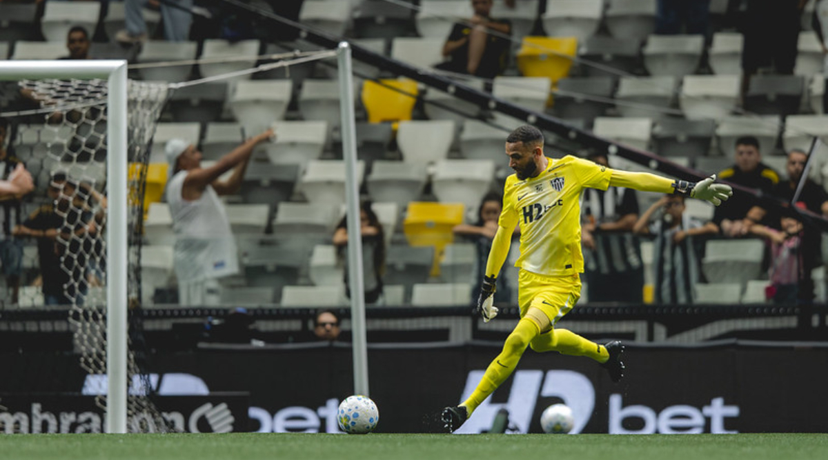 Everson cita clássico com Cruzeiro ao valorizar vitória sobre o Inter no Brasileiro