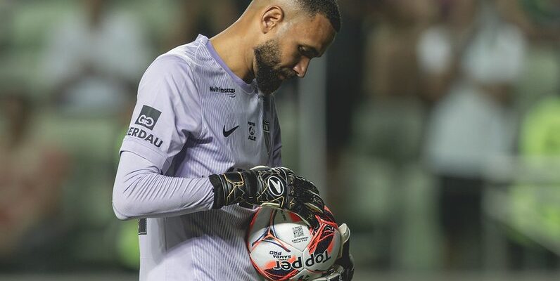 Gol irregular de Everson? Influencer cita regra que deveria anular pênalti do Atlético