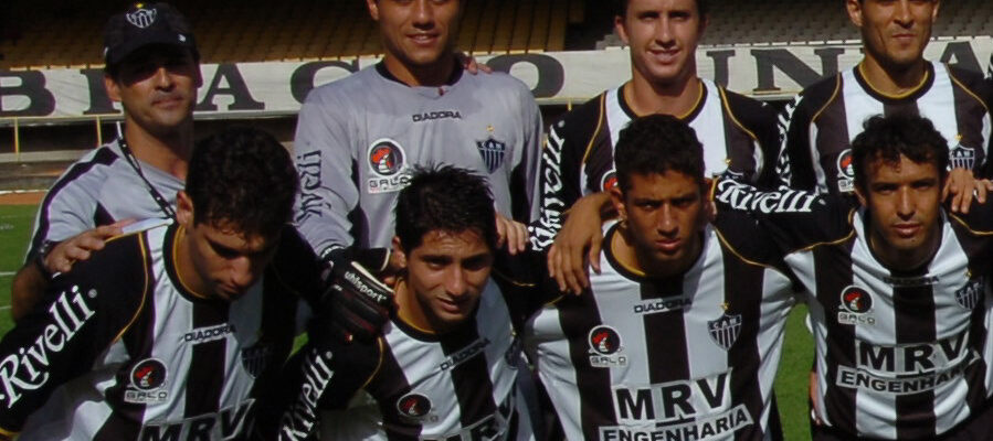 Goleiro multicampeão com o Flamengo expressa gratidão pelo Atlético