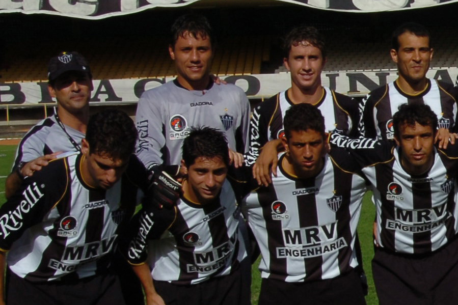 Goleiro multicampeão com o Flamengo expressa gratidão pelo Atlético