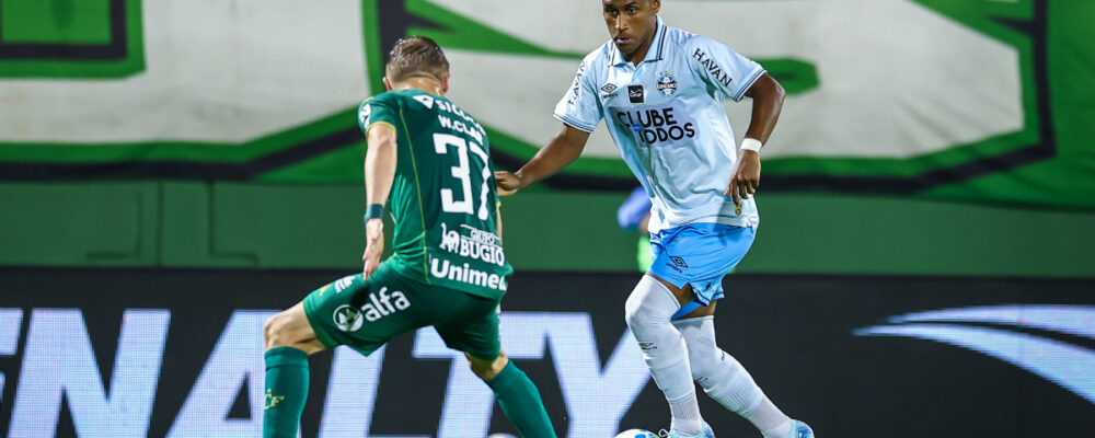 Grêmio busca empate com Chapecoense em duelo pelo Campeonato Brasileiro