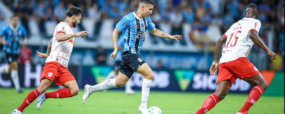 Grêmio leva golaço de meia e empata com o Bragantino no Brasileiro