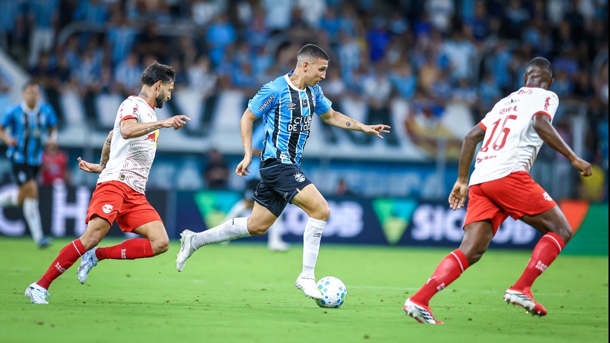 Grêmio leva golaço de meia e empata com o Bragantino no Brasileiro