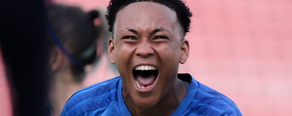 Heroína do Cruzeiro relata profecia em 1º gol como profissional e brinca: ‘Não vou pra escola’