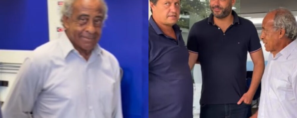 Ídolo do Cruzeiro faz visita à Toca e tem conversa com jogadores